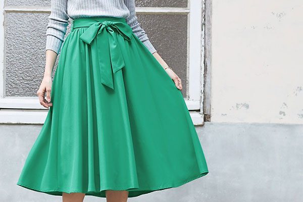 今注目のトレンドカラー グリーン コーデでおしゃれ見え スカート パンツ カーデからトップスまで徹底攻略 人気レディースファッション通販pierrot ピエロ 公式ブログ