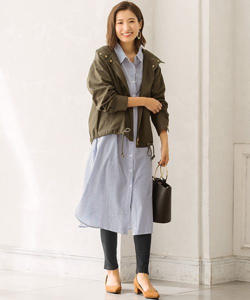 どんなコーデにもハマる！旬のマウンテンパーカーで作る大人のキレイめ