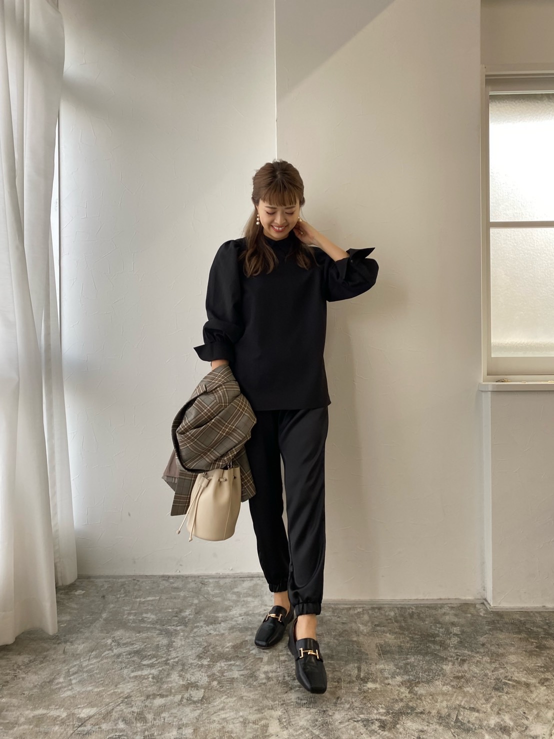 おしゃれが苦手でも着こなせる！上品に大人見せするモノトーン