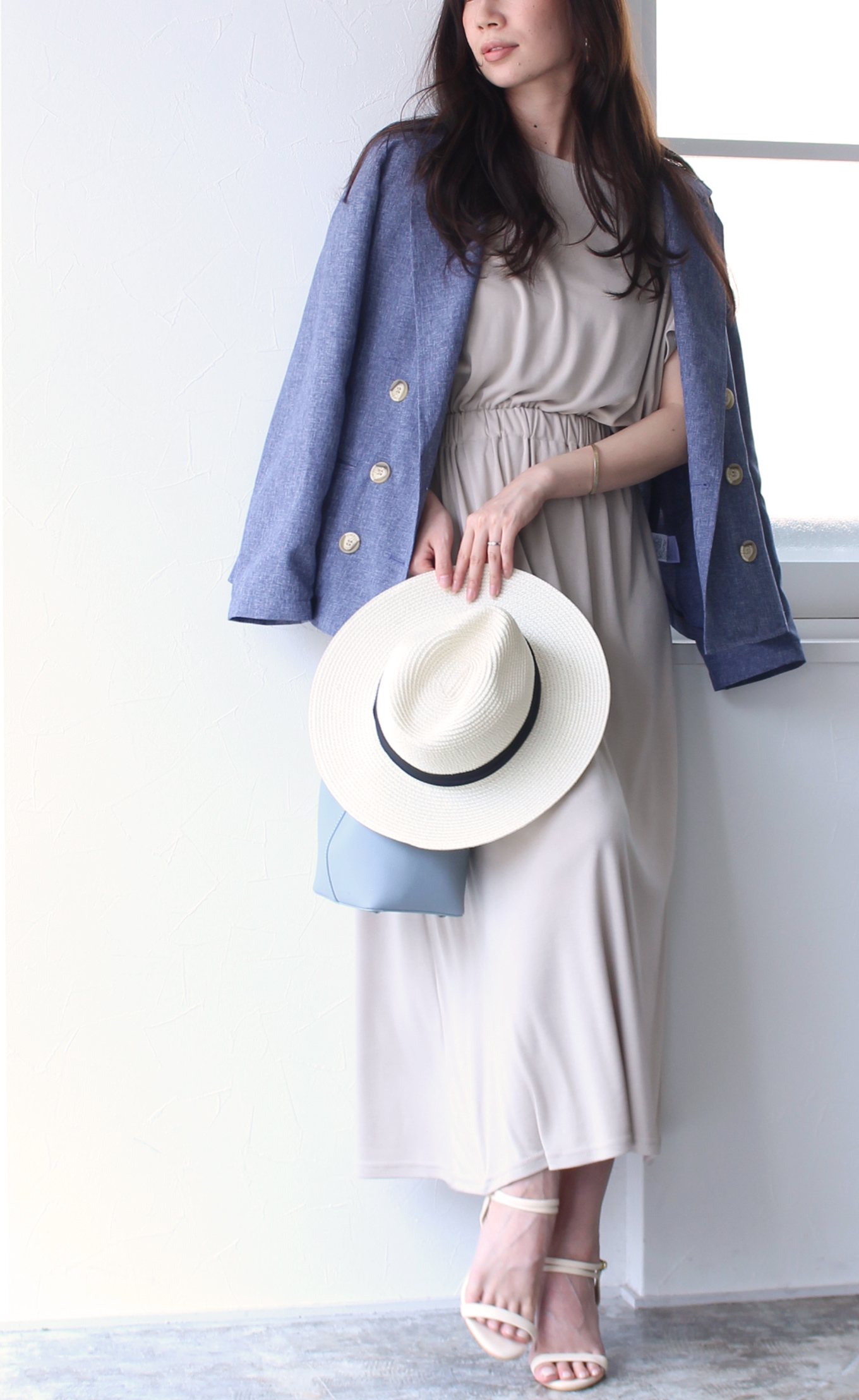 しおりさん洗練フェミニンコーデ