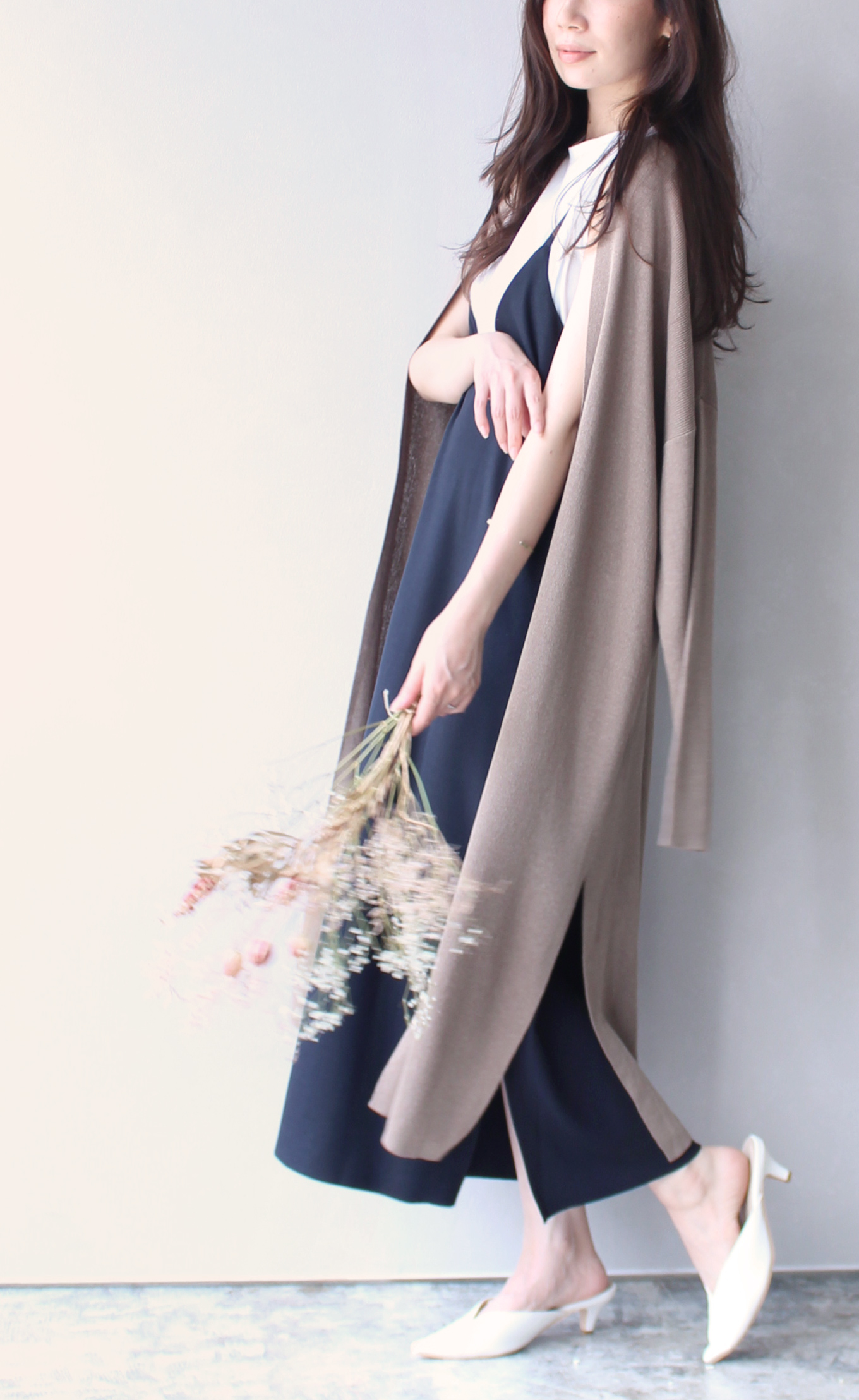 しおりさん大人シンプルコーデ